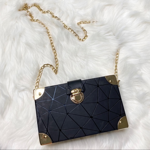 MATTE BLACK GEOMETRIC BOX PURSE - Picture 2 of 7